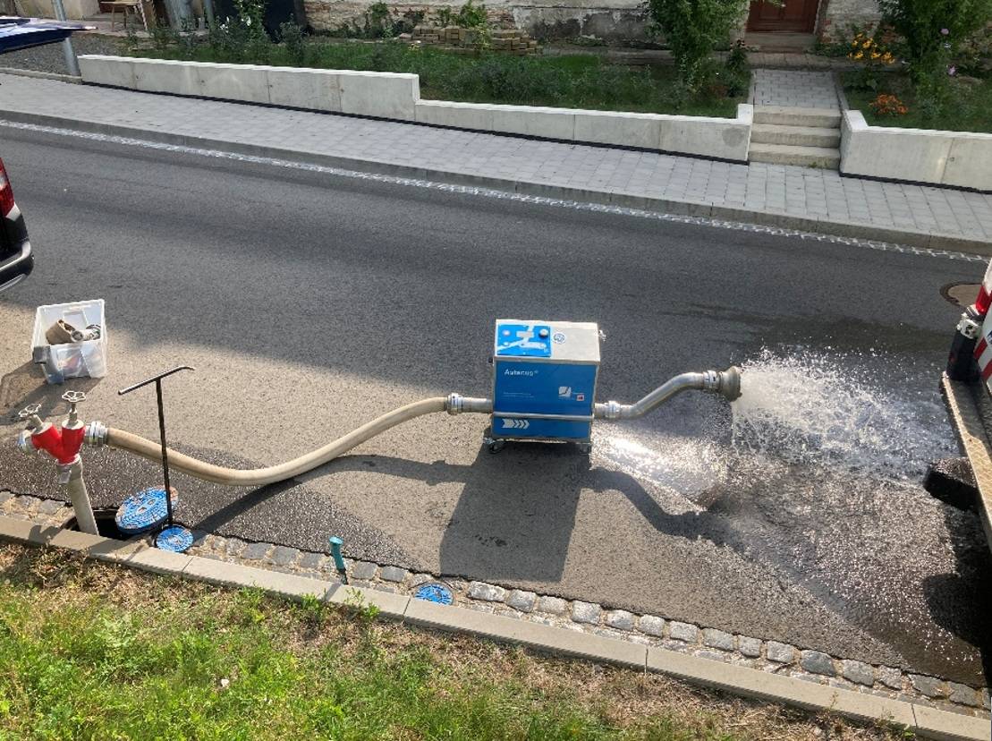 Upozornění na čištění vodovodního potrubí v Olešnici.