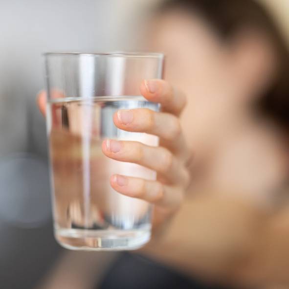 Zdravotní ústav se sídlem v Ústí nad Labem nabízí informativní rozbory vody pro občany využívající individuální zdroje (studny, vrty) k zásobování domácností pitnou vodou.