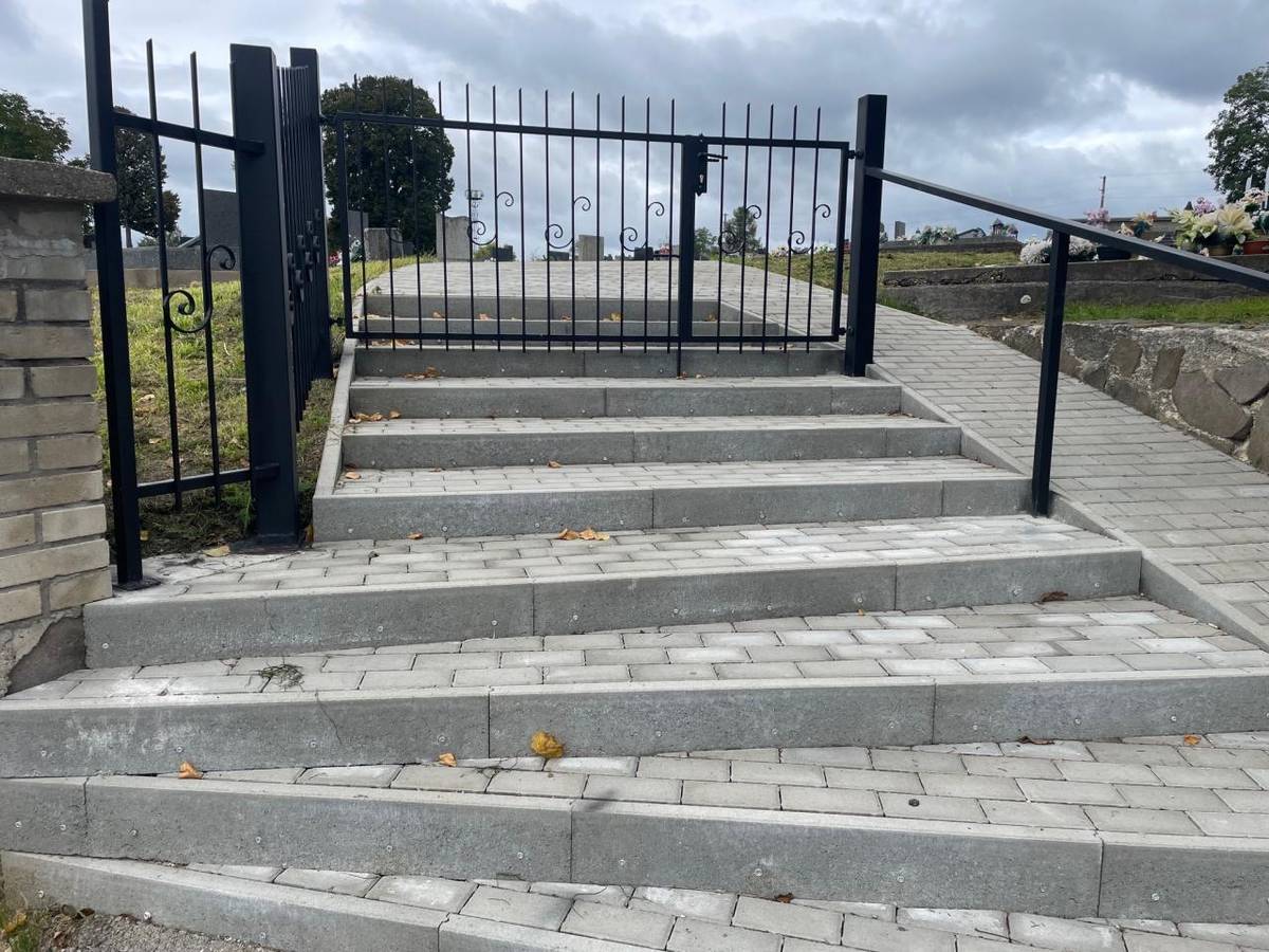 OBNOVA CHODNÍKA NA CINTORÍNE