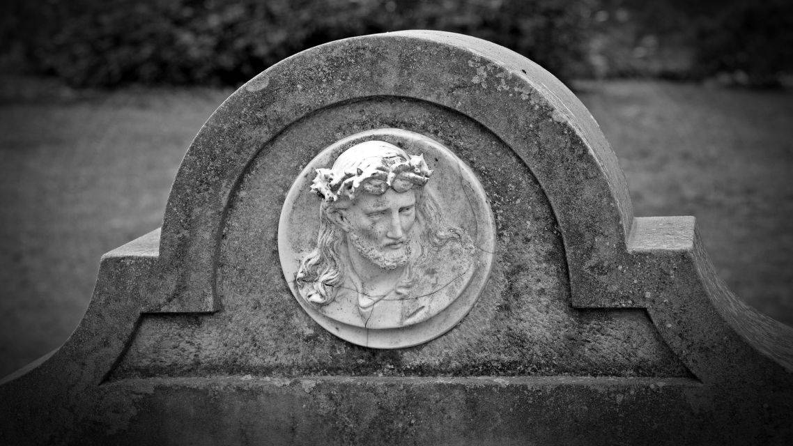 Výzva nájomcom hrobových miest na miestnom cintoríne