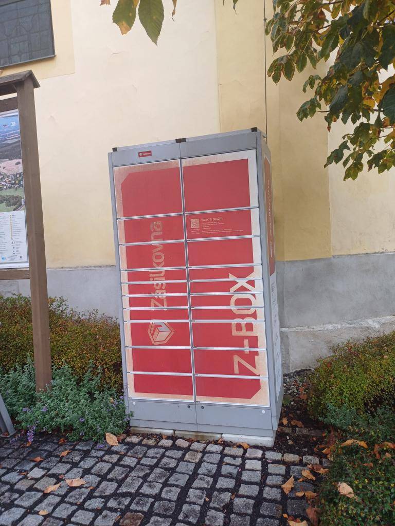 Ukončení provozu Z-BOX u budovy obecního úřadu,    nahradí ho nový Z-BOX, který dokáže pojmout potřebnou kapacitu a nabídne větší dostupnost pro obyvatele.