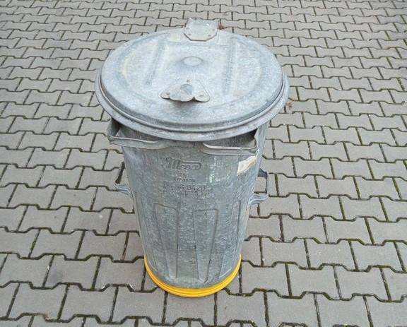 Výměna a čipování nádob na směsný komunální odpad - poslední výzva k nahlášení počtů a stanovišť V souvislosti s plánovanou výměnou kovových nádob na komunální odpad za plastové a s plánovaným čipováním stávajících plastových nádob, žádám o neprodlené nahlášení počtů a stanovišť nádob na OÚ (týká se to pouze těch, kteří tyto informace doposud nenahlásili), a to do 10. října 2025 včetně, jinak nebudeme schopni zajistit bezplatnou výměnu. Pěkný den, starosta obce.