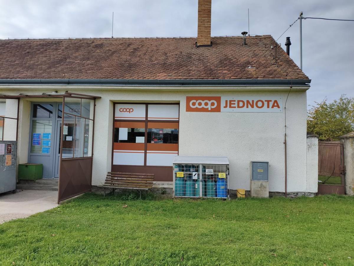 V roce 2025 byl podpořen provoz místní prodejny Jednota částkou 80000Kč. Na spolufinancování se podílel Jihomoravský kraj částkou 40000Kč, označení ORG znakem 363. Tímto děkujeme.  Propagační cedule s informací o spolufinancování JMK byla umístěna na prodejnu.