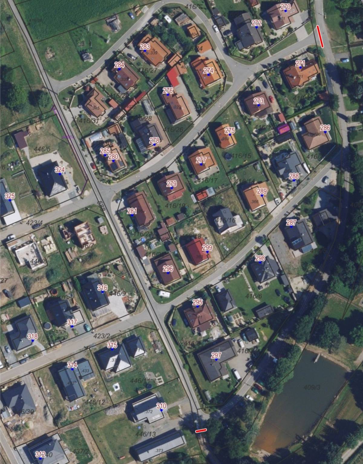 Od pondělí 20. října do středy 22. října bude uzavřena nová místní komunikace kolem koupaliště z důvodu vybudování zpomalovacího prahu u BIO hnízda. Současně v těchto dnech proběhne oprava ocelového žlabu pod čp. 270 a 271. Obě místa nebudou v daných dnech průjezdná (viz. mapa). Prosíme občany o trpělivost a využití ostatních objízdných tras.