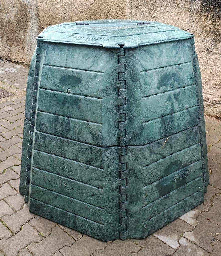 Vážení občané, ti z vás, kteří měli zájem o kompostéry (dotazník podzim 2024)si mohou kompostér/kompostéry vyzvednout na obecním úřadu v níže uvedených termínech.