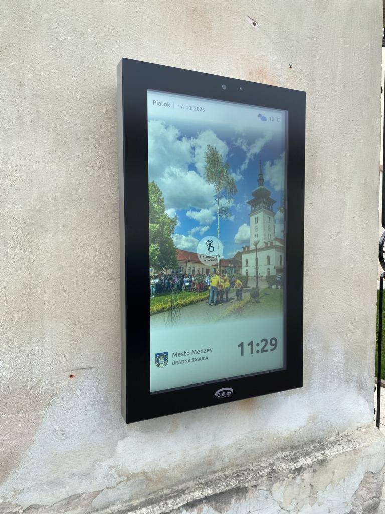 Dianie v meste aj úradné oznámenia prístupné na novej elektronickej tabuli