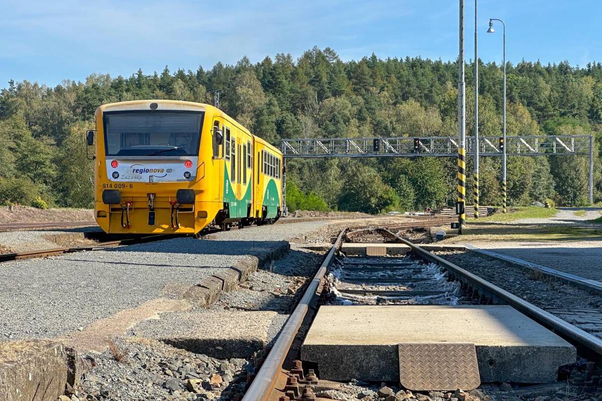 Plzeň hl. n. - Blatno u Jesenice, Jesenice