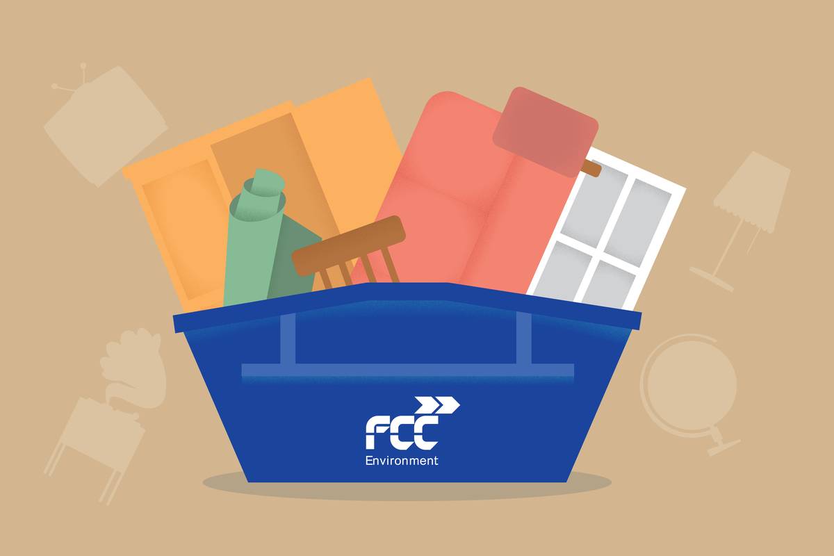 Posledné kolo jesenných vypratávačiek sa uskutoční na sídlisku Prednádražie a v centre mesta. V sobotu 25. a v nedeľu 26. októbra 2025 budú môcť obyvatelia týchto lokalít využiť 16 veľkokapacitných kontajnerov na nepotrebné veci z domácností a pivníc.     Kontajnery pristavujeme vždy v piatok podvečer, počas víkendu ich po naplnení vymieňame za prázdne, a definitívne ich odvážame v pondelok ráno.     Čo do veľkokapacitného kontajnera PATRÍ: dvere a okná vrátane skla, nábytok – skrine, pohovky, sedačky a kreslá, koberce, bicykle, hračky či rôzne zariaďovacie predmety.     Čo do kontajnera NEPATRÍ: stavebný odpad, záhradný odpad, elektrospotrebiče, batérie, farby, nebezpečný odpad či pneumatiky.     Nezabudnite, ak v domácnosti máte veci ako stolička, vešiak, riady, drobné náradie a pod., ktoré sú stále funkčné, ale vy ich už nevyužijete, môžete ich zaniesť do re-use centra Back2life na Ulici Jána Bottu 27/A. Ak sa vám nahromadilo oblečenie a obuv, ktoré je čisté a stále nositeľné, môžete ho priniesť do enviro a reuse centra Baterkáreň na Starohájskej 1.     Viac informácií vrátane umiestnenia kontajnerov počas najbližších vypratávačiek nájdete v tomto článku.