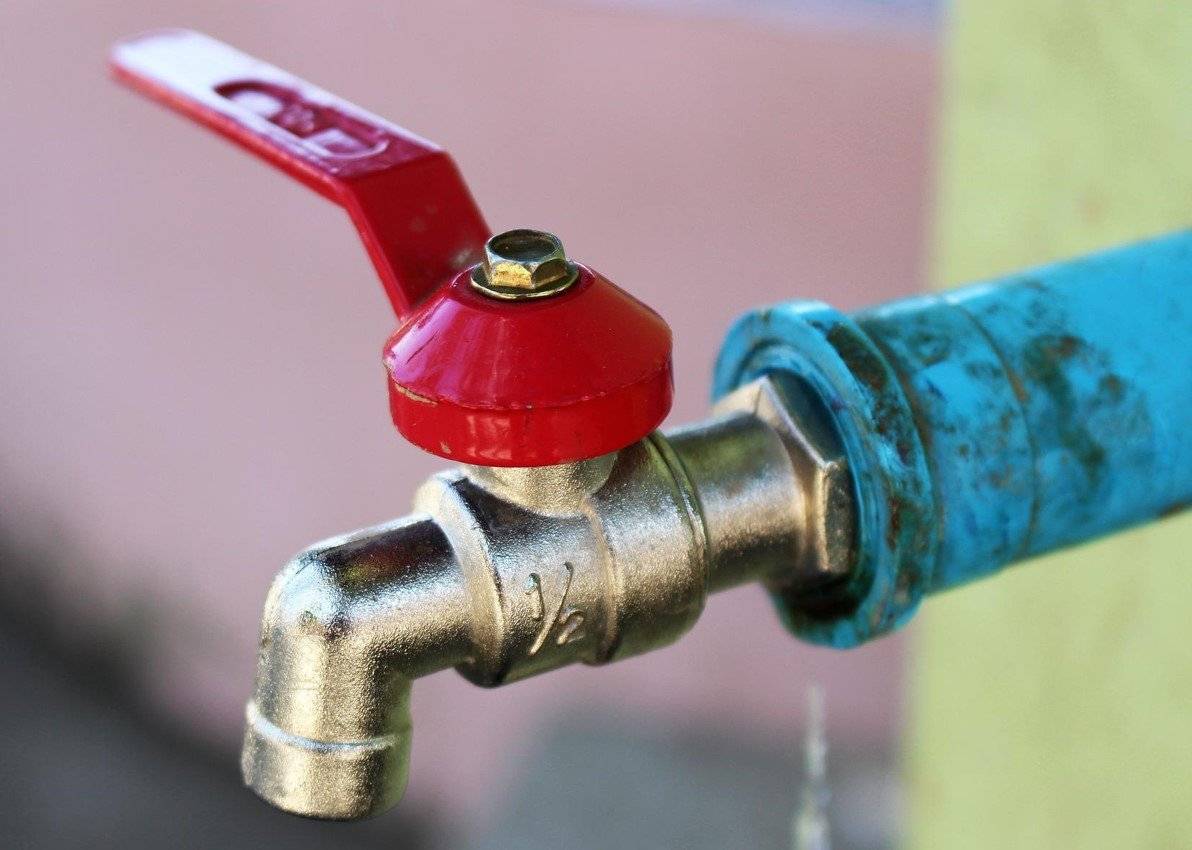 Oznamujeme občanům, že zítra 22.10. 2025 od 8.00 do 9.00 hodin nepoteče voda v celé obci Krahulčí. Důvodem je odstranění poruchy na vodovodním řadu.