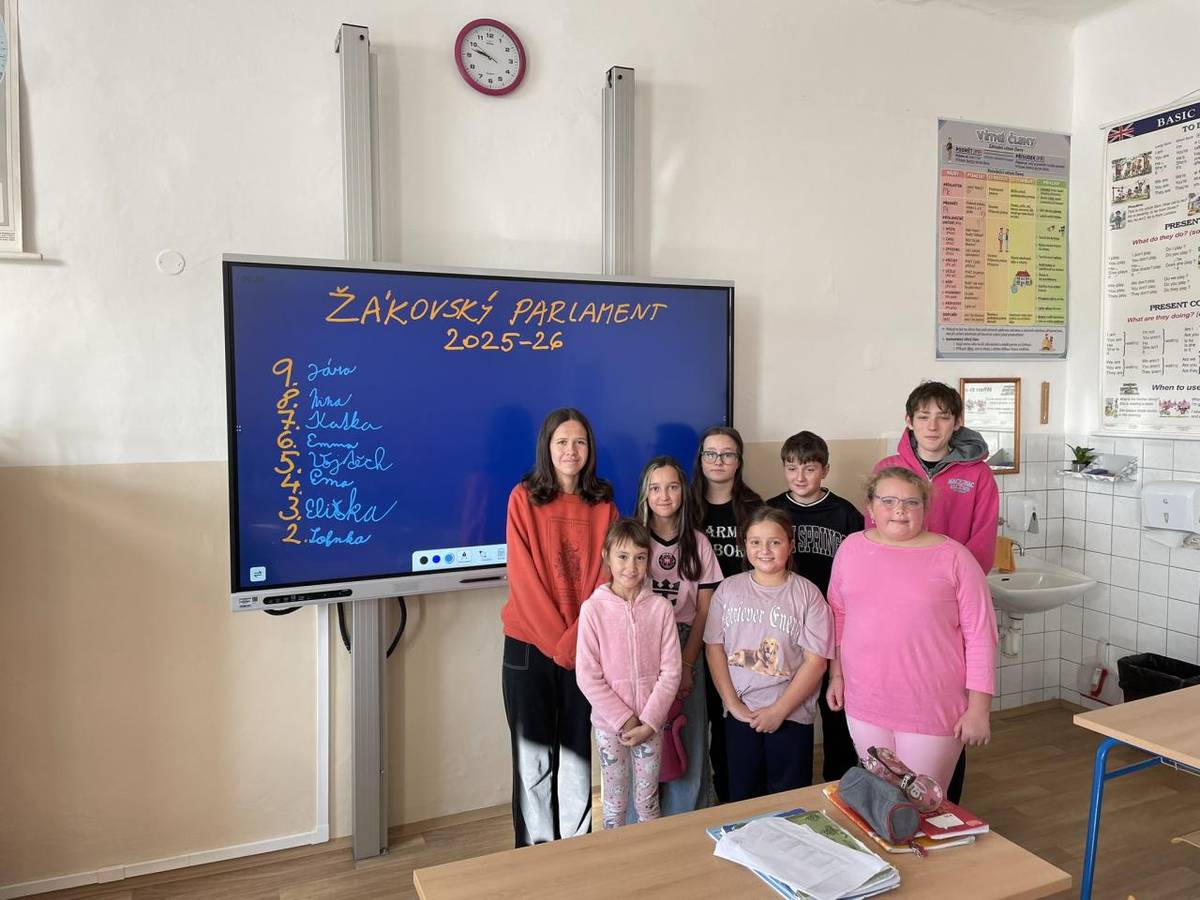 Jako již tradičně, i letos funguje školský parlament složený ze zvolených žáků 2. - 9. ročníku.