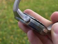 Otočné tlačítko opět zdobí drobný detail