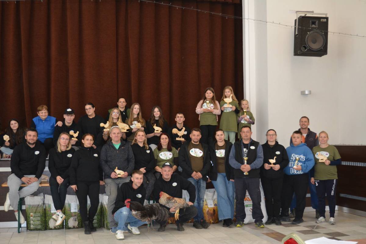 Druhý októbrový víkend opäť patril všetkým milovníkom zvierat a chovateľom, ktorí sa stretli na tradičnej Oblastnej výstave zvierat v našej obci.