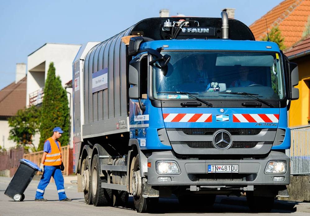 Frekvencia zvozu zmesového komunálneho odpadu bude v zmysle ZMLUVY O POSKYTNUTÍ SLUŽIEB č. 2025/29 od dnešného vývozu 22.10.2025 (streda) každých 14 dní celoročne.