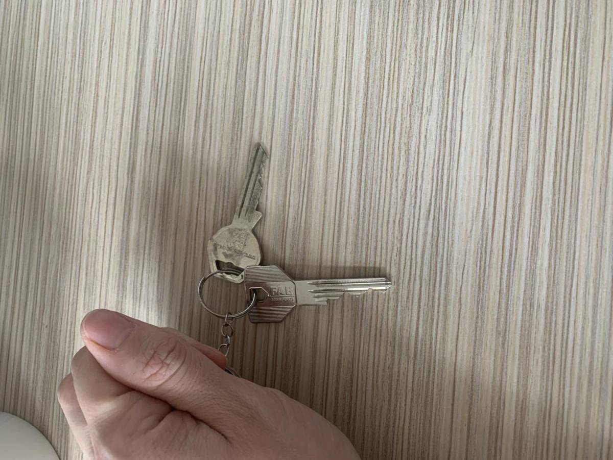 Dnes 22.10. nalezeny klíče poblíž Dohnálkové vily. K vyzvednutí na sekretariátu OU. Klíče obsahují přívěsek, majitel ho jistě bude umět popsat.