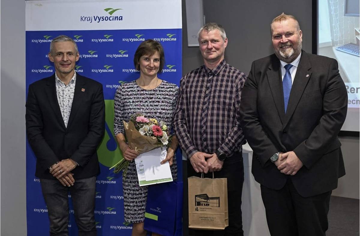 Dobrý den. Dne 22.10.2025 proběhl 23. ročník Knihovnické slavnosti pořádaný v Krajské knihovně v Havlíčkově Brodě Krajem Vysočina, kde ocenily nejlépe pracující knihovníky neprofesionálních knihoven kraje.   Je nám velkou ctí Vás informovat, že naše paní knihovnice Renáta Rychtecká se umístila na 2. místě v kategorii knihovník v obci do 500 obyvatel.   Gratulujeme a děkujeme za její nasazení a přínos pro naši knihovnu. https://www.kkvysociny.cz/knihovnicka-slavnost/knihovnicka-slavnost-2025