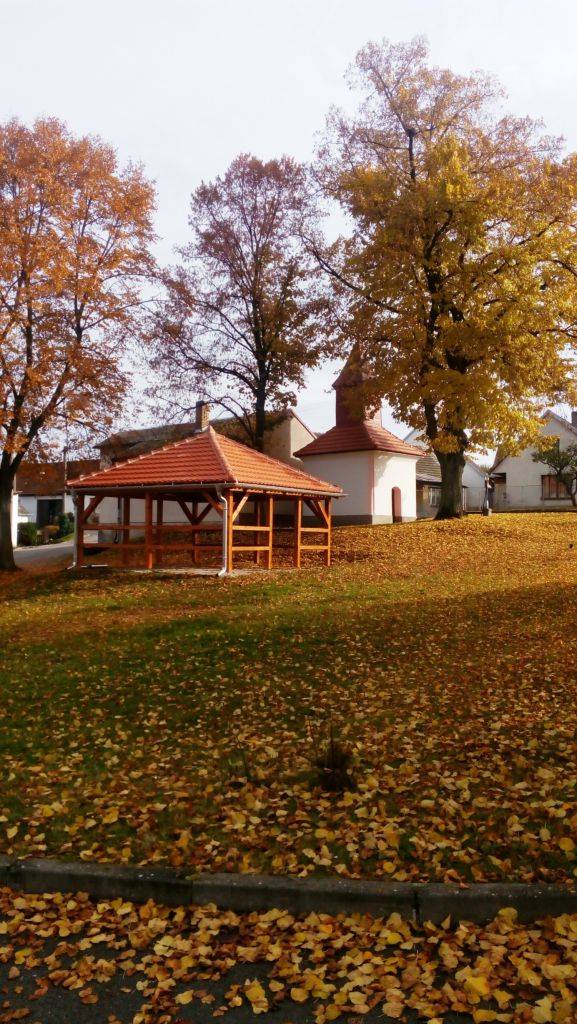 Nová pergola v Záluží u Budislavě.