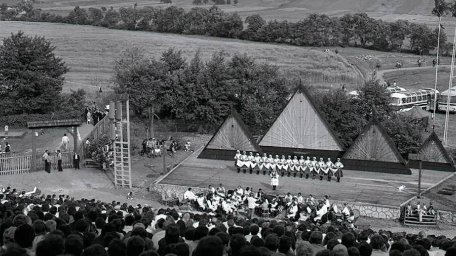 Mesto Detva a organizačný výbor Folklórnych slávností pod Poľanou pripravujú vydanie reprezentatívnej monografie pri príležitosti 60. výročia tohto významného podujatia.