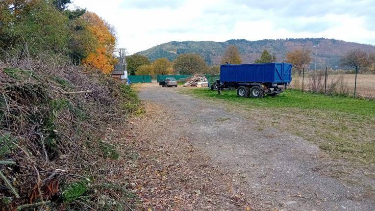 Oznamujeme občanom, že dňa 1.11.2025 (sobota) bude obecné kompostovisko zatvorené. S platnosťou od 5.11.2025 (streda) bude obecné kompostovisko otvorené nasledovne: streda 15:00 do 17:00 hod., sobota 13:00 do 15:00 hod.. Prevádzka obecného kompostoviska je do 30.novembra 2025.