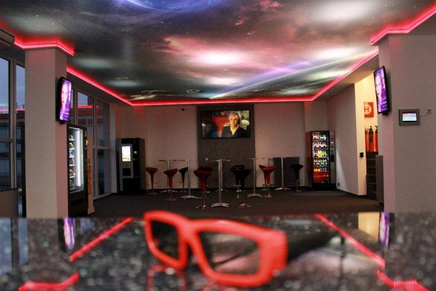 Pátek 31. října KINO Ušák Chicky 2 a tajemství Sviště - 17 hod. Bugonia - 20 hod. Sobota 1. listopadu  KINO Ušák Chicky 2 a tajemství Sviště – 15 hod. Gábinin kouzelný domek ve filmu – 17 hod. Dracula: Příběh lásky– 20 hod. Neděle 2. listopadu KINO Gábinin kouzelný domek ve filmu – 15 hod. Tafiti a kámoši z pouště – 17 hod. Dracula: Příběh lásky – 20 hod. Změna programu vyhrazena.