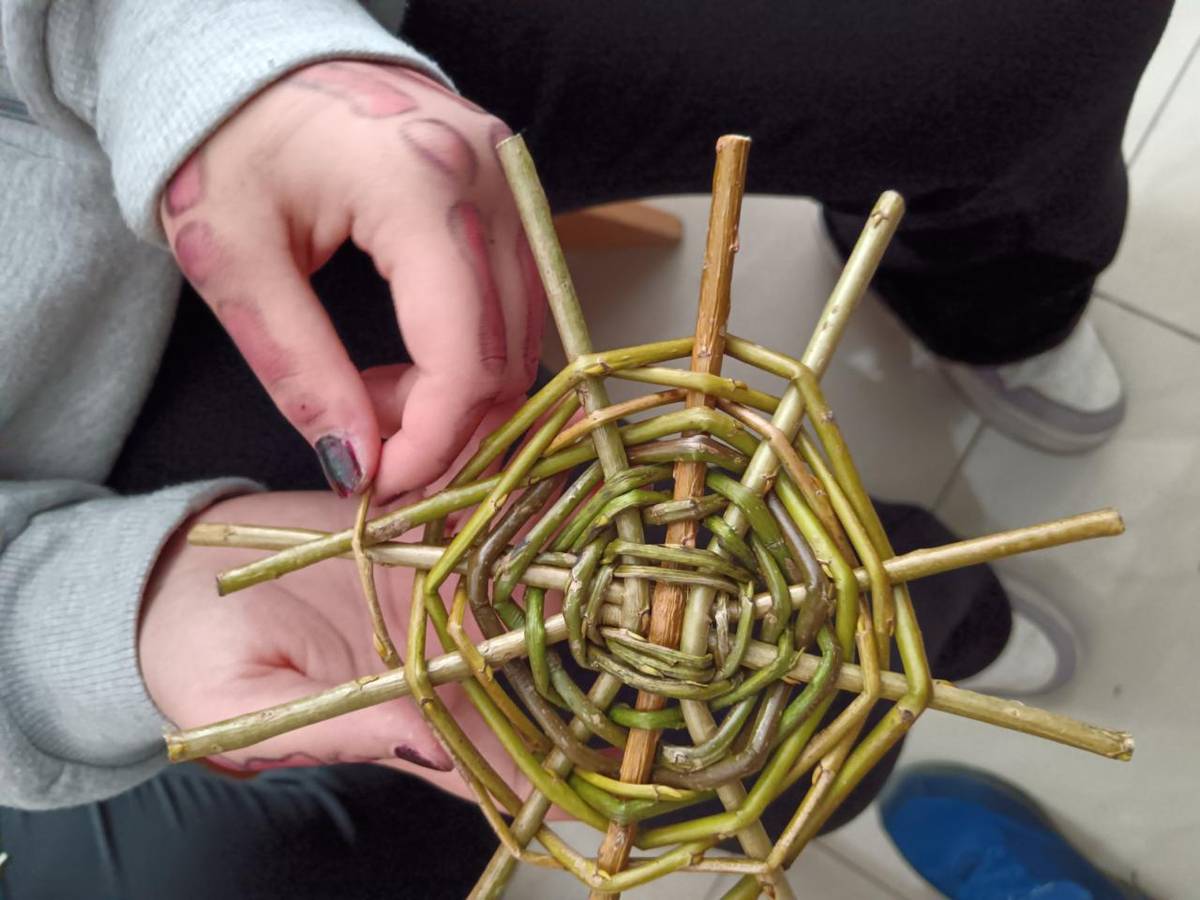 Dňa 8. októbra 2025 sa konal v meste Turzovka v poradí tretí workshop  zameraný na pletenie výrobkov z vŕbového prútia. Workshopy mesto Turzovka realizuje  v rámci projektu „Dedičstvo otcov zachovajme“ FMP/KCR/01/021_SK z programu Interreg Slovensko - Česko 2021-2027.