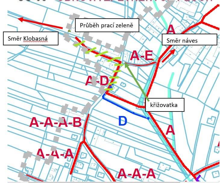 Vážení občané, informujeme ohledně stavebních prací na kanalizaci a ČOV:  dole ve vsi u zastávky budou pokračovat práce směrem k lesu (od hlavní silnice) začnou výkopové práce za vsí za Suchanovými, budou pokračovat na křižovatku u Hazuků směrem doprava k Boubelíkům (směr náves zatím ne)  Ohledně popelnic v místě stavby Vás prosíme o jejich vyndání v úterý do 16ti hodin (zajistí přemístění firma), pokud je budete vyndávat později, dejte je prosím k místu, kam může zajet popelářský vůz. Rozkopaná silnice se bude průběžně opravovat, aby se dalo po ní lépe jezdit. Děkujeme za spolupráci a trpělivost. Obec Zlukov