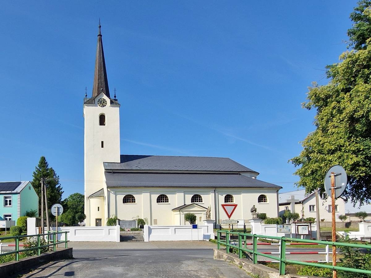 V sobotu 1. listopadu 2025 v 16:00 bude v kostele sv. Mikuláše v Jindřichově bohoslužba a po ní na hřbitově modlitba za zemřelé spoluobčany spojena s žehnáním hrobů.