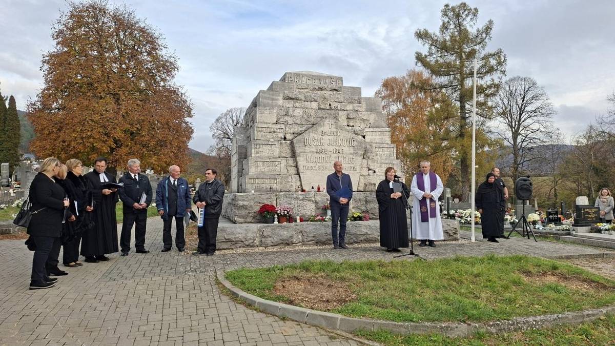 Na mestskom cintoríne sa v nedeľu konala pietna spomienka.