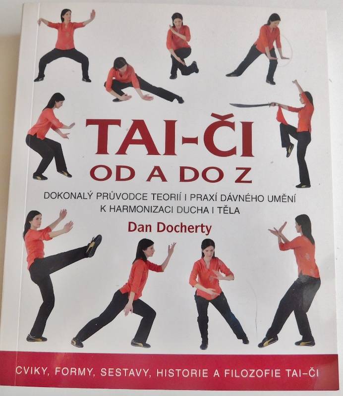 6 členek klubu a lektorka se sešly na hale 30. října 2025.