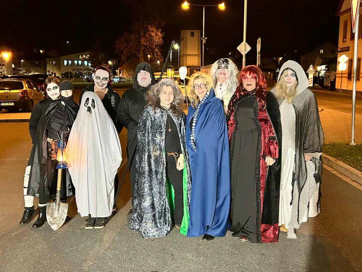 – a byl to opět parádní večer! Díky všem, kteří dorazili si ho užít s námi – věříme, že jste se bavili stejně jako my! Obrovské díky patří hlavně těm, kdo tuhle skvělou akci připravili – bez vás by to prostě nešlo – DĚKUJEME.