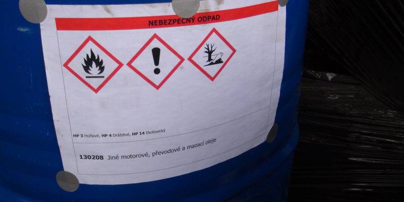 Obecní úřad plánuje se svozovou firmou sběr a svoz NEBEZPEČNÉHO ODPADU.