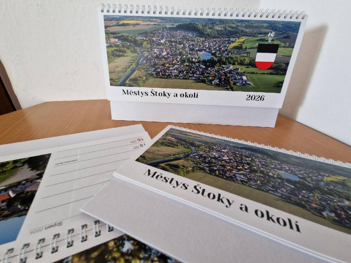 Limitovaná edice kalendáře "MĚSTYS ŠTOKY 2026" je k zakoupení na pokladně ÚM ŠTOKY. Cena 100,- Kč.