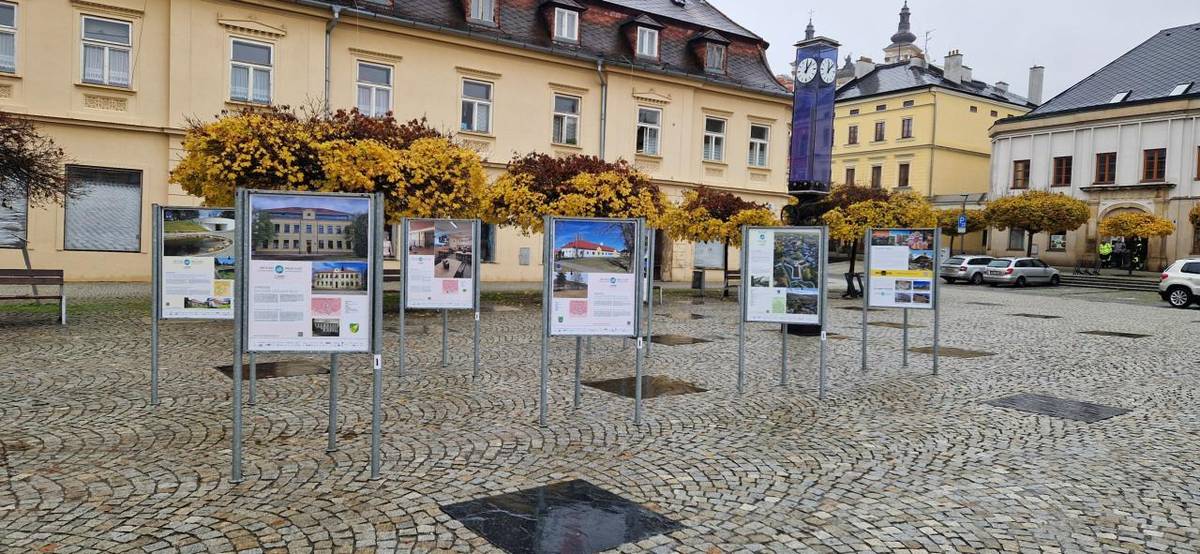 Putovní celoroční česko-slovenská výstava Má vlast cestami proměn – příběhy domova přináší dobré zprávy o zdařilých proměnách měst, vesnic a krajiny. A své zastoupení má i Šternberk. Přesvědčte se na Hlavním náměstí, výstava bude ve Šternberku k vidění do pondělí 10. listopadu.