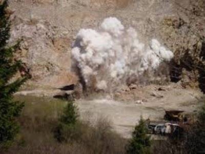 V zmysle §48 zákona č.58/2014 o výbušninách a výbušných predmetoch , munícii a zmene niektorých zákonov oznamujeme , že dňa 5.11.2025 medzi 10:00 a 12:00 hod. , bude v lome Stožok ,  firmy PK Metrostav vykonaný clonový odstrel č. 276 .