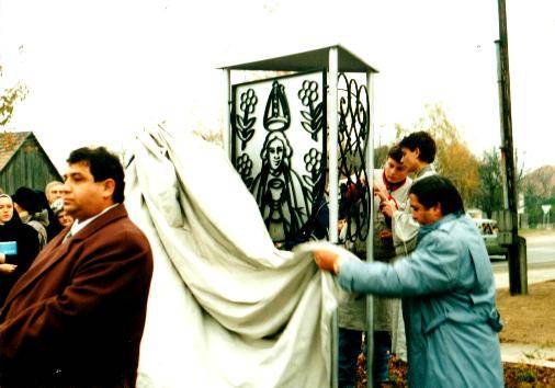 Obec Dunajská Lužná si 11. novembra 2025 pripomenie 30. výročie uvedenia symbolov obce do používania. Pri tejto príležitosti bude v Obecnej knižnici Dunajská Lužná otvorená výstava „Cesta k symbolom obce“.