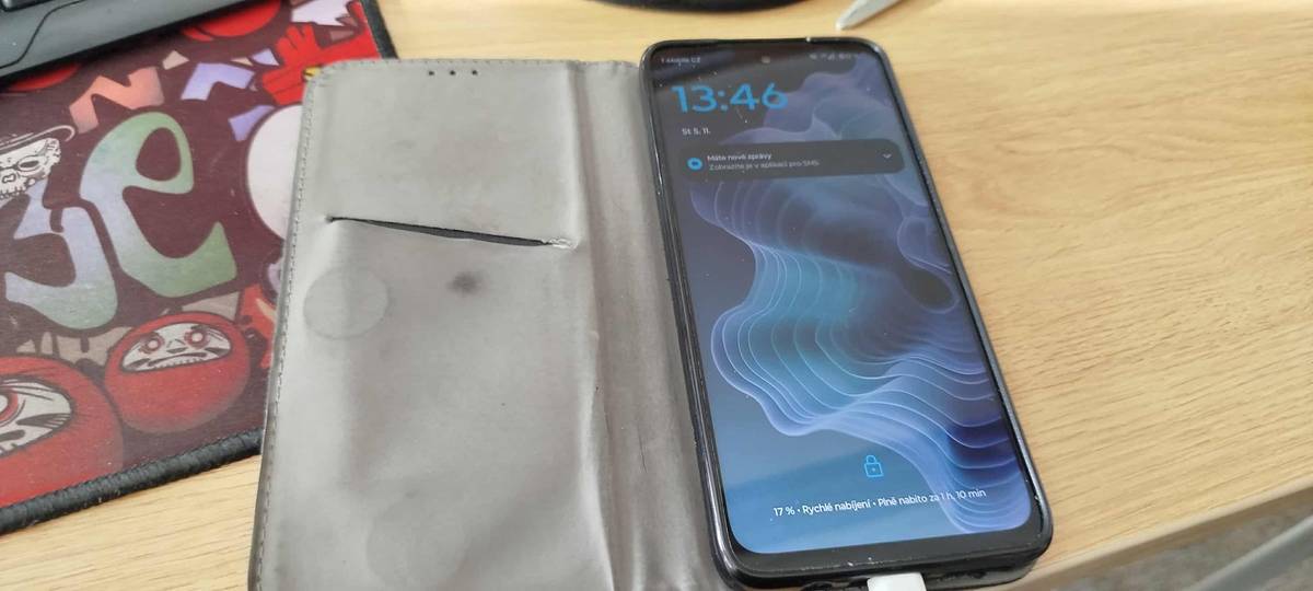 Na benzínové pumpě v Kunčicích pod Ondřejníkem nalezen telefon. Vyzvednutí možné na matrice.  Zveřejnila: Kristýna Amálie Heczková