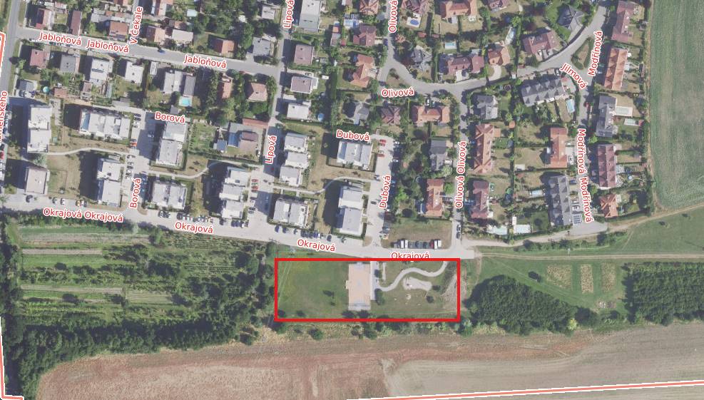 Z důvodu přípravy na zítřejší sázení stromů bude hřiště v Bažantnici uzavřeno od dnešních 13:00 do zítřejších 14:00 hodin.       Hlavním důvodem je zajištění bezpečnosti, protože jsou na ploše připravené výsadbové jámy.       Děkujeme za pochopení.