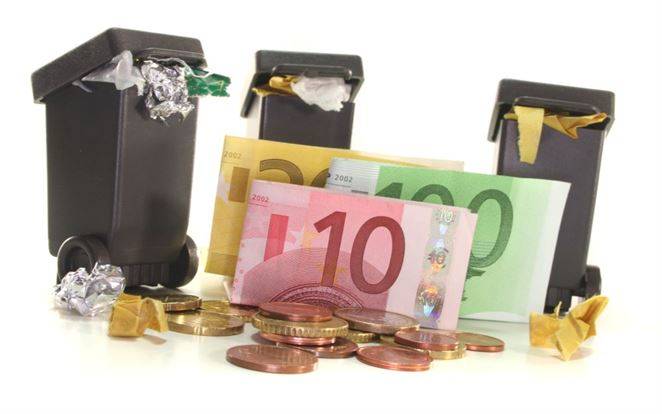 Študenti, ktorí majú trvalý pobyt v našej obci a počas školského roka bývajú na internáte, si môžu uplatniť zľavu z poplatku za komunálny odpad.