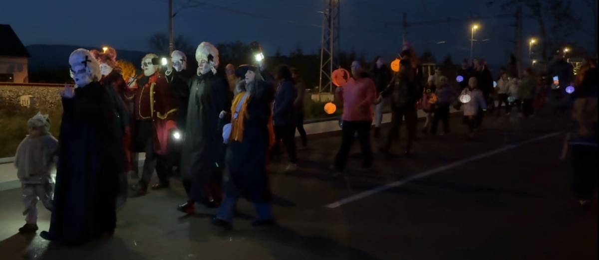 V pátek 31.10.2025 se uskutečnil lampionový průvod z Oldřichova do Jeníkova. Na konci průvodu na účastníky čekalo překvapení