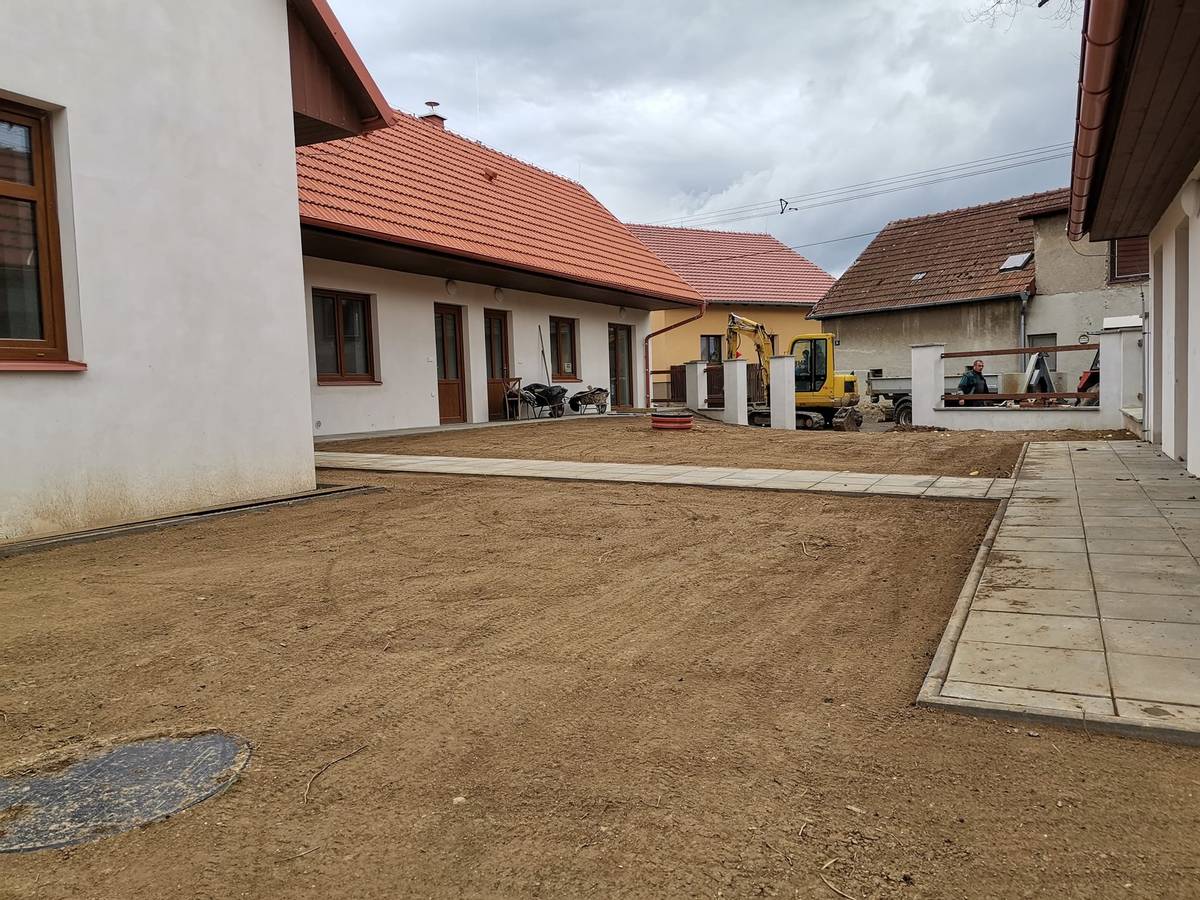 Vážení občané, stavba bytového domu čp. 119 v Kámeně je téměř hotova. Zveme vás proto na veřejnou prohlídku bytů tuto sobotu 15. listopadu 2025 od 15:00 do 17:00 hodin. Rádi vás uvidíme a zodpovíme vaše dotazy.