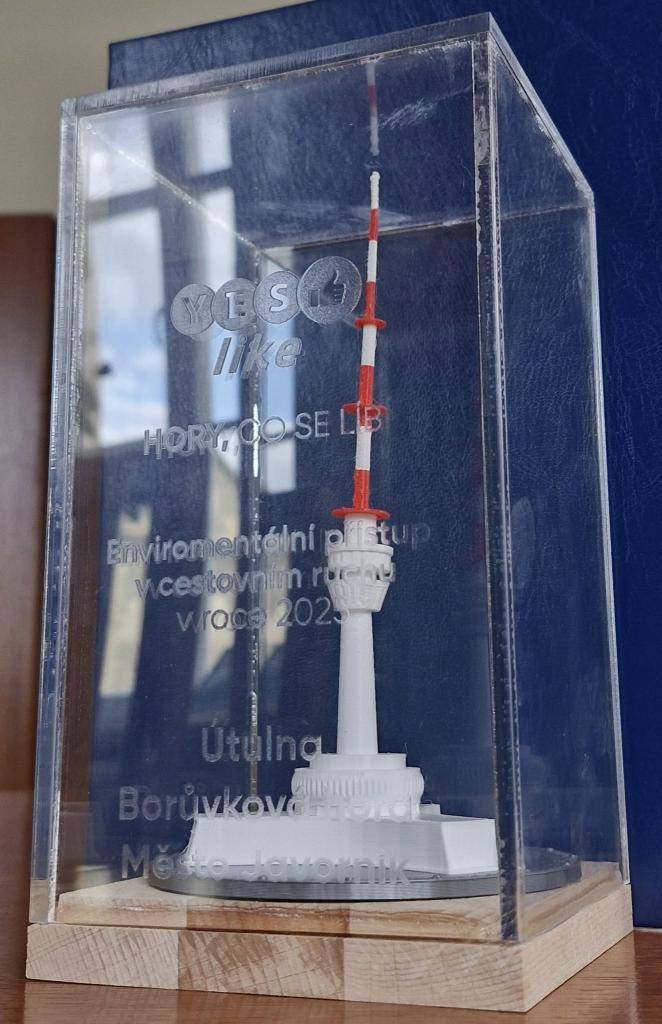 Javorník obdržel od JSCR Jeseníky prestižní ocenění YES LIKE – Hory, co se líbí za mimořádný environmentální přístup v cestovním ruchu pro rok 2025.