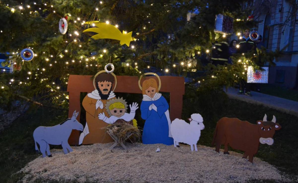 Pátek 28.11.2025 od 16,30hod před obecním úřadem.  Na všechny čeká Mikuláš a anděl s nadílkou a možná přijde i čert. Navštivte také náš Mikulášský fotokoutek. Přijďte si napsat svá vánoční přání do Ježíškovy schránky. Ježíšek si všechna přání přečte a všem odpoví. A budou se smažit langoše! Akce probíhá za finanční podpory skupiny ČEZ.