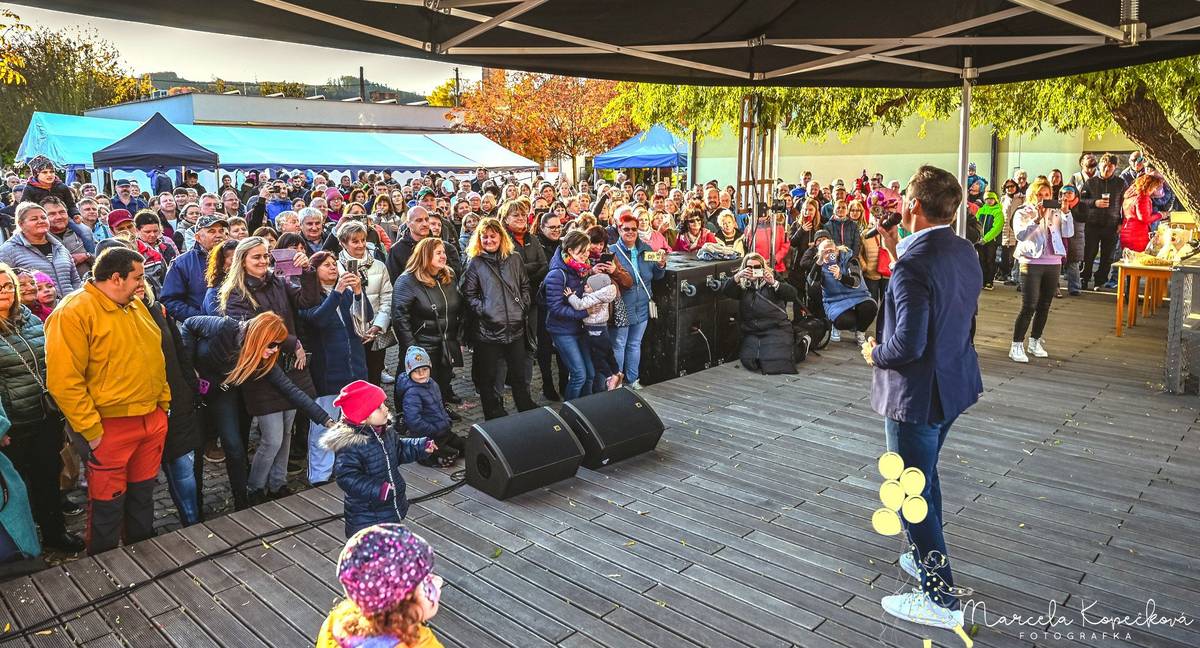 Hlasování spuštěno! Spouštíme novou anketu, ve které můžete rozhodnout o hlavním hudebním programu Drnovického jablkobraní 2026. Podpořte interpreta, kterého byste rádi viděli na našem pódiu! Váš hlas je důležitý pro sestavení programu. Hlasovat můžete do 18.11.2025. Hlasujte pro svého favorita: https://www.munipolis.cz/app/anketa/fmr1uLCq Děkujeme za váš čas.