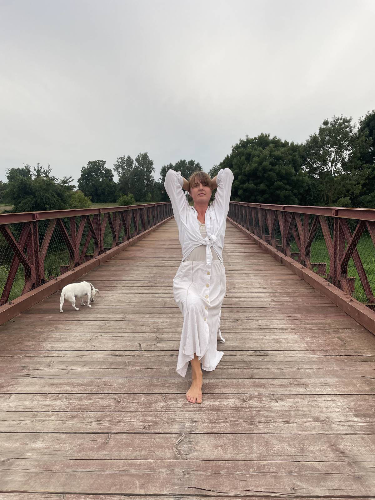 Setkání v kruhu. Kruh je symbolem spojení. Lektorka Klára Judexová účastníky workshopu provede kakaovým rituálem. Rituálem, který vede do srdce a propojuje. Tématem tohoto měsíce je opečovat naši srdeční a citovou oblast, energetické centrum Anaháta, které je spojeno dle TČM s oblastí plic. Cesta jógy proto bude zaměřena jak na srdeční oblast, tak na plíce.  Budeme prozkoumávat a uvolňovat tuto oblast. Dechem, asánovou praxí i zvukem.  Těšit se můžete i na zpěv manter za doprovodu harmonia.  Knihovna Ostopovice / sobota 15.11. 10:00-12:30 / vstupné 300,- (platba v hotovosti na místě) / rezervace zde