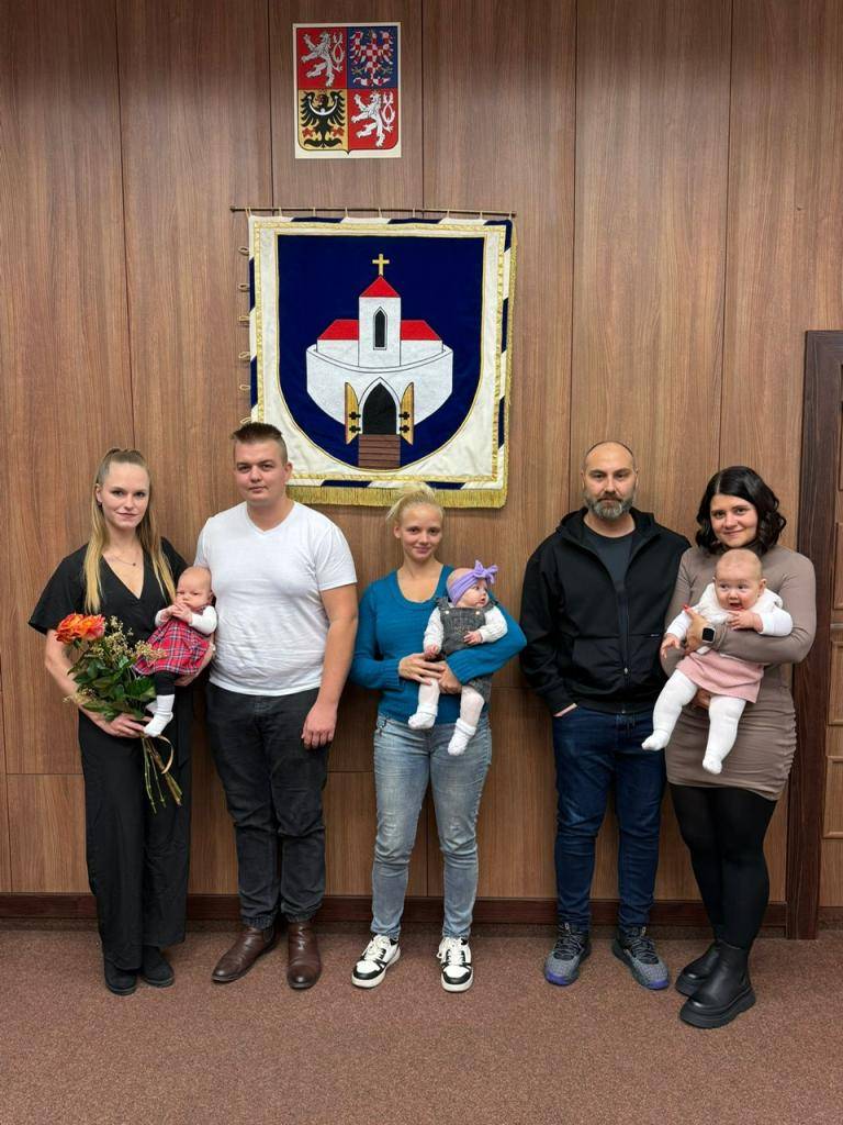 V pondělí 10. listopadu 2025 se v obřadní síni Obecního úřadu Spořice konalo slavnostní vítání nových občánků.