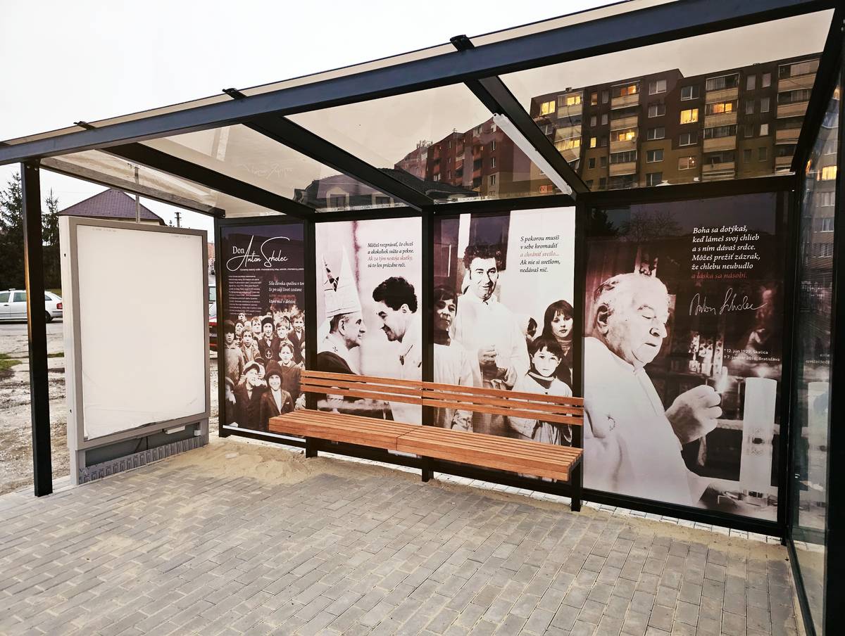 Už len posledných pár úprav a dielo je hotové. Veríme, že by mal otec Srholec úprimnú radosť.