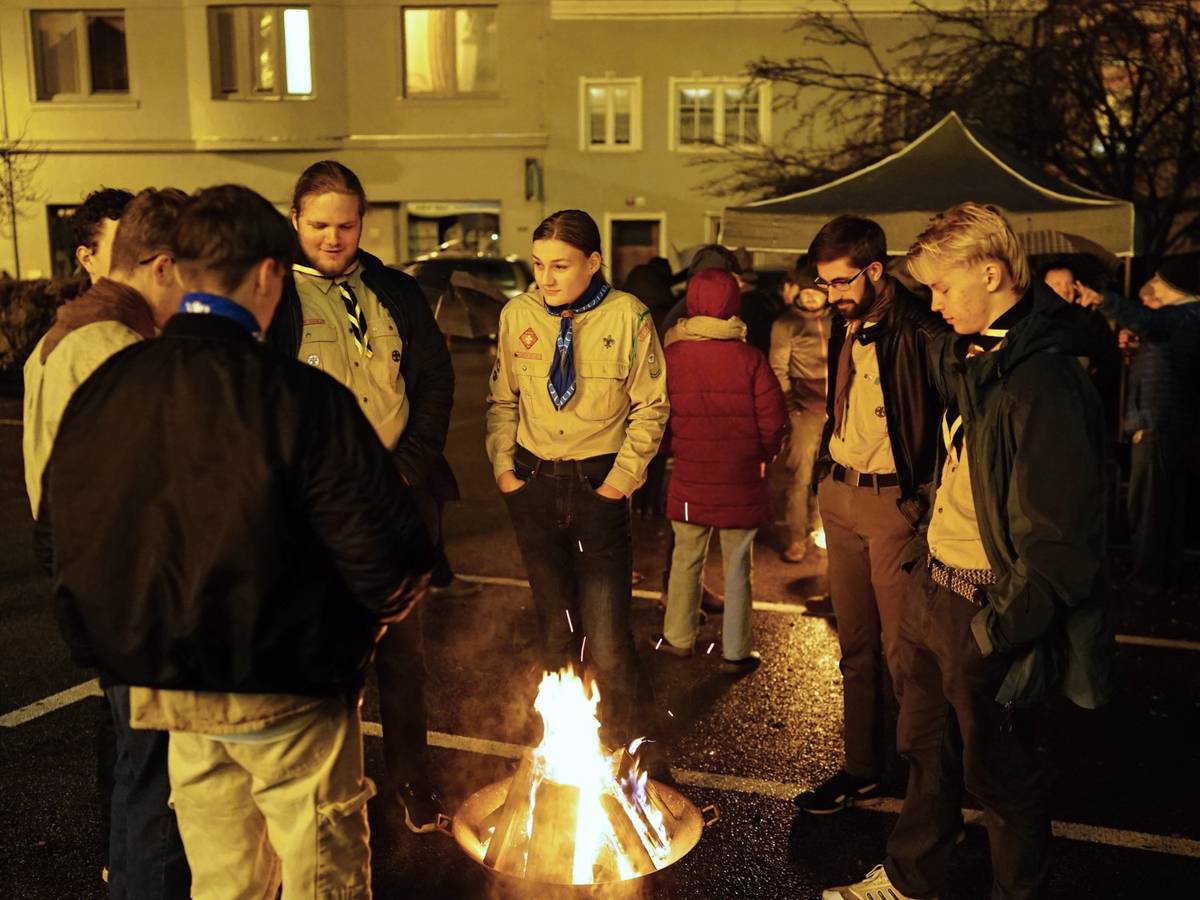 V pondělí 17. listopadu se konalo setkání u Památníku obětem totalitních režimů na ulici Ant. Trapla. Příchozí si připomněli hodnoty svobody, demokracie a odvahy. Tradiční setkání připravila Orel jednota Boskovice, Junák – český skaut, středisko Boskovice, a senátorka Jaromíra Vítková. Děkujeme všem organizátorům i účastníkům, kteří přišli zapálit svíčku a věnovat tichou vzpomínku. Foto: Monika Šindelková.