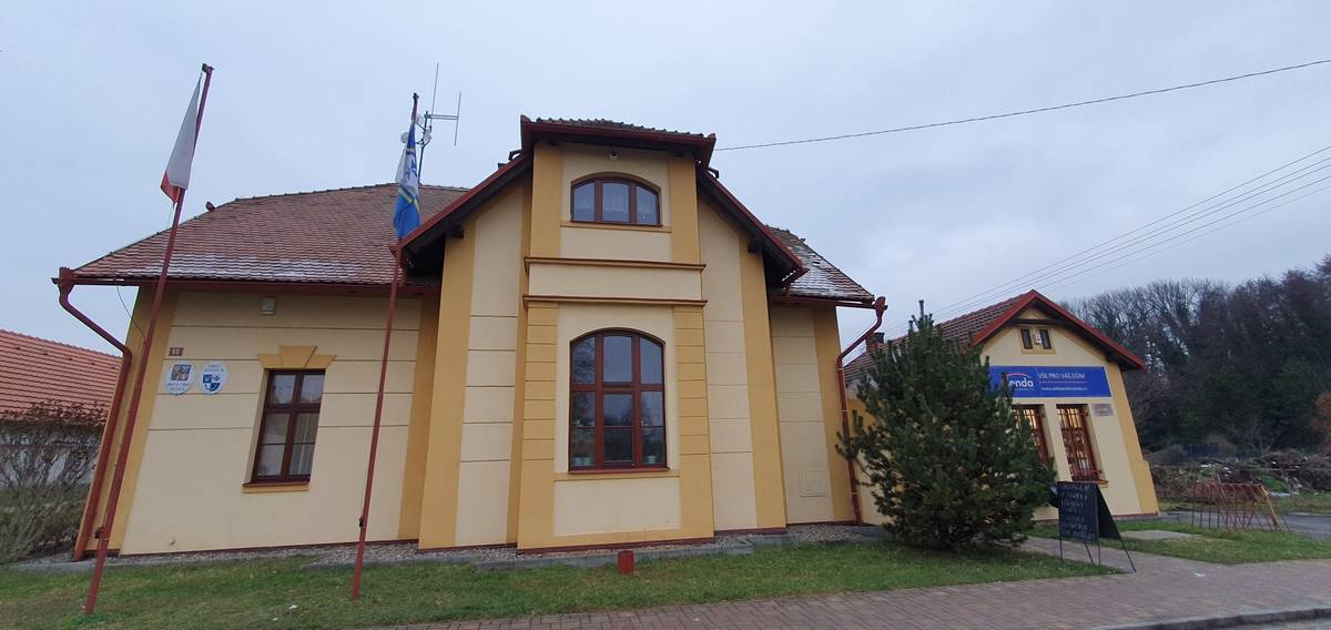 Ve středu 19. 11. 2025 bude podatelna obecního úřadu Měšice uzavřena. Nebudou poskytovány služby vidimace a legalizace (ověřování podpisů a ověřené kopie listin), matričního úřadu a Czech POINTu.  Děkujeme za pochopení.