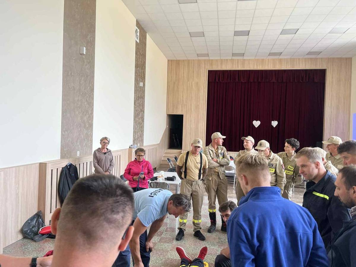 Dňa 23.8.2025 sa v našej obci uskutočnili školenie a simulácia hasičských zborov obcí Veľká Franková, obce Ochotnica Dolna a obce Ochodnica. Táto udalosť bola financovaná z cezhraničného projektu Interreg 2021- 2027