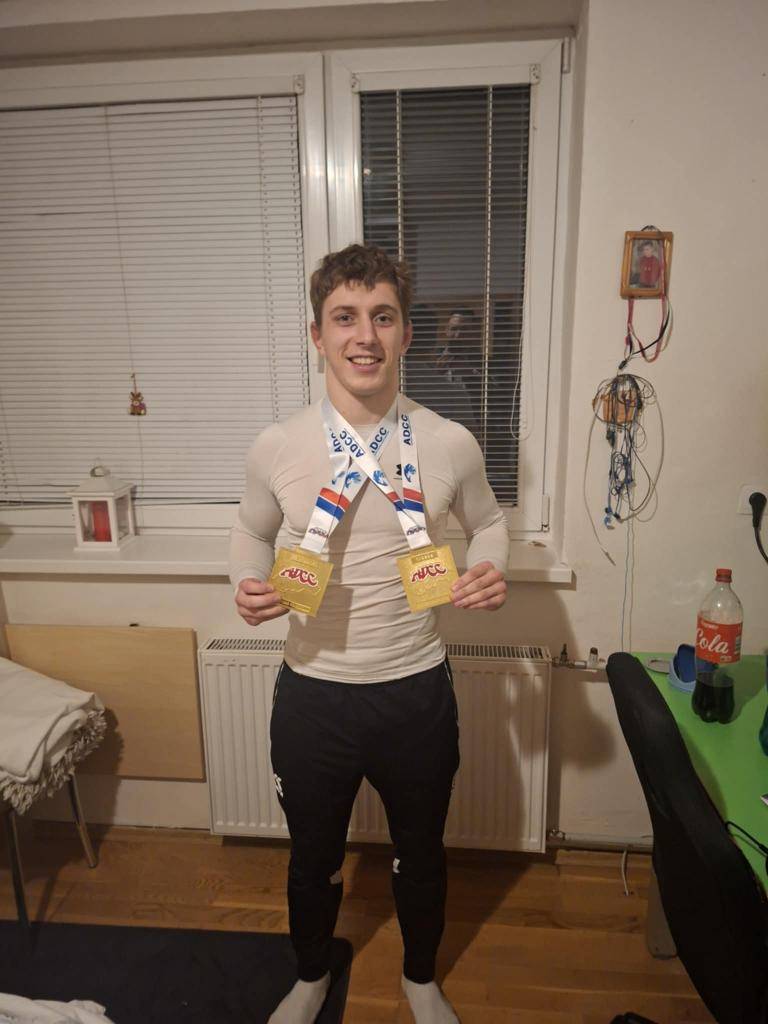 Po dlhom čase sa nášmu malému klubu podarilo presadiť na veľkom medzinárodnom podujatí a vybojovať najcennejšie kovy.