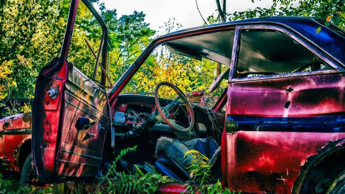 Obec Hamuliakovo oznamuje, že zahajuje cielenú akciu na vyčistenie verejných priestranstiev obce od vrakov a nepojazdných vozidiel.